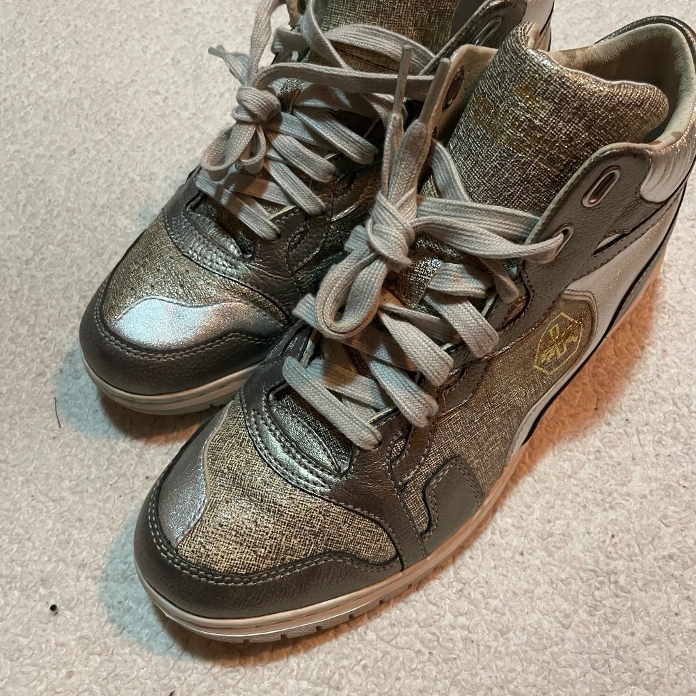 Puma Limited Edition Sneakers